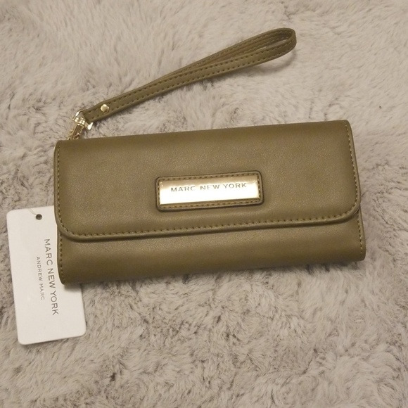 Marc New York Wallet - Picture 1 of 5